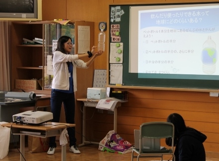 五泉市立愛宕中学校においてワークショップ「Water ~水に隠された真実~」を行いました。_c0167632_16411956.jpg