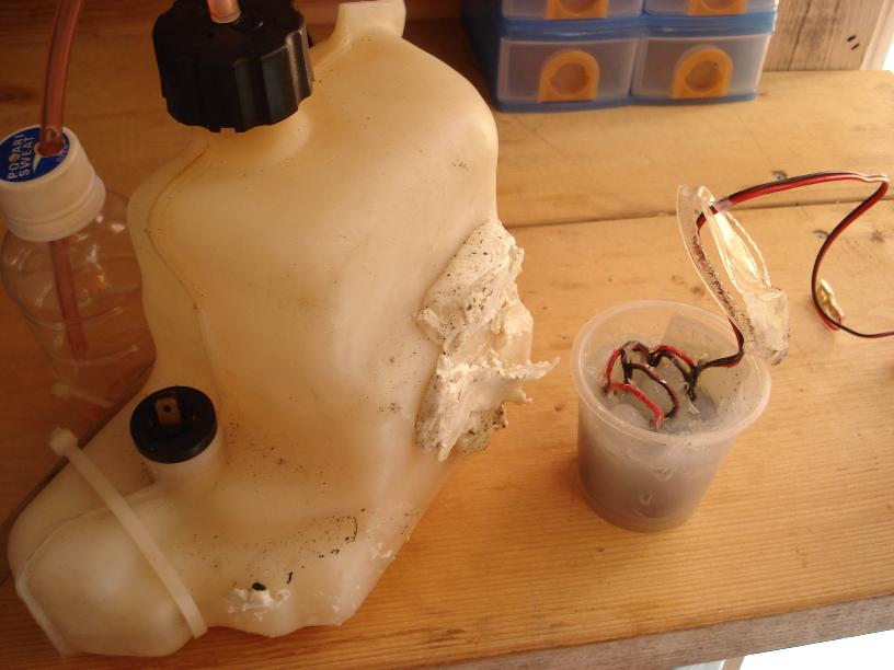 ns1 燃料タンク サビなし 固定用ステーとガソリン受け付き NS-1 燃料タンク増量 2L