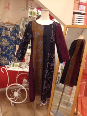 ワンピース・台形スカート☆_e0112378_11152281.jpg