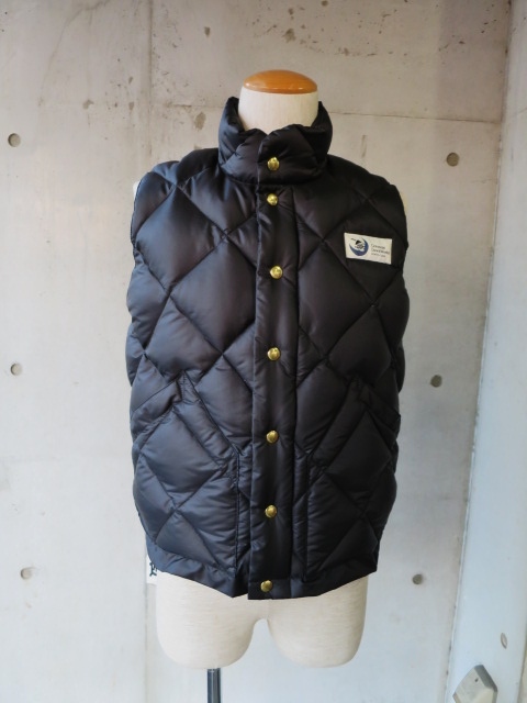 Crescent Down Works ・・・ 当店別注デザインDOWN VEST 其の①_d0152280_9265586.jpg