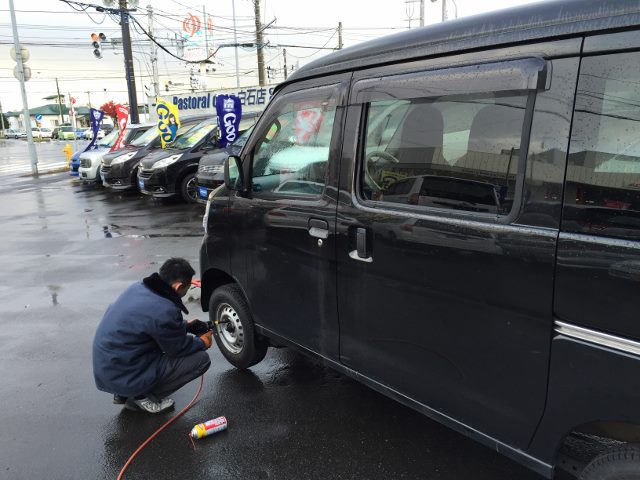 ★札幌でもみぞれが降り始め、ついにタイヤ交換ラッシュです！！★（白石店）_c0161601_18462254.jpg