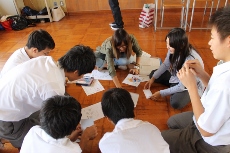 中越高等学校において2つのワークショップを行いました。_c0167632_1811549.jpg