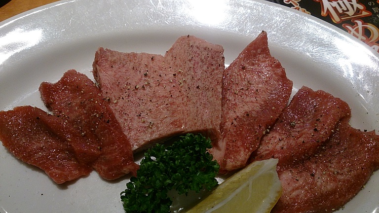 天下味 南国店で焼肉を楽しむ 腹一杯 裸のランチ