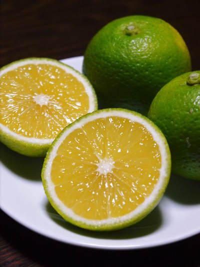 種なしかぼす ギョウザに「かぼす」を生搾り!!これがきっとギョウザの主流の食べ方になるんです!_a0254656_16514580.jpg