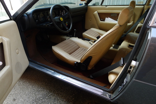 Alessandoria の美しい208gt4_a0129711_16455975.jpg