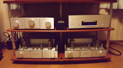 お宅訪問記【OCTAVE HP 700&MRE 220】_c0113001_17292415.jpg