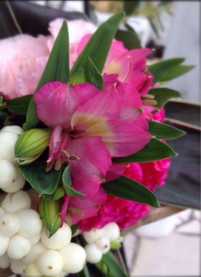Vivid pink and white bouquet_a0141606_13154588.jpg