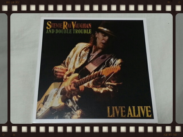 STEVIE RAY VAUGHAN AND DOUBLE TROUBLE / LIVE ALIVE_b0042308_024874.jpg