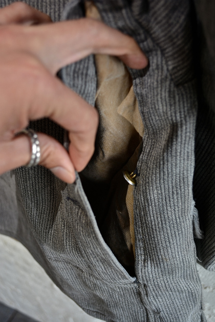 French hunting jacket with animal buttons_f0226051_168544.jpg