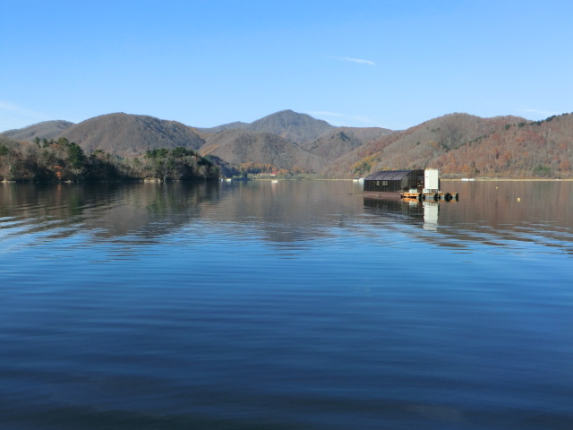 「解禁日」前日の桧原湖です。_c0160368_17229100.jpg