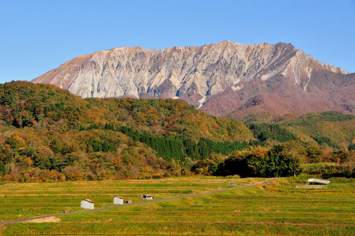 大山遠景_a0041073_1223412.jpg