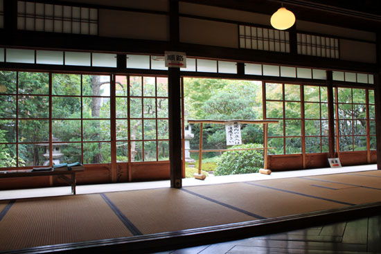 京都非公開文化財特別公開始まる_e0048413_2184122.jpg