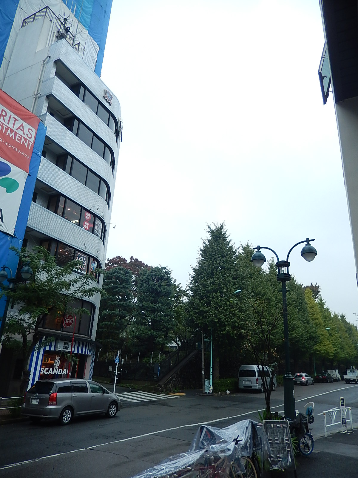 11月1日 渋谷 原宿 の自転車屋 FLAME bike前です_e0188759_15182449.jpg