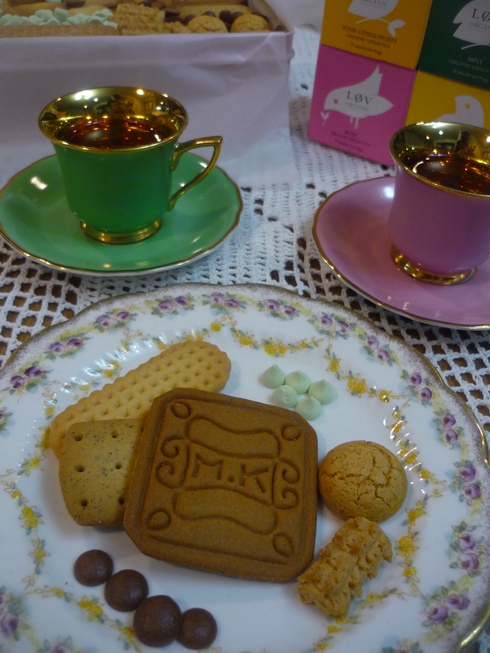 11月1日は万聖節と紅茶の日☆National Tea Day。。。Won*t　you have some tea?*・♡ﾟ｡*･｡♥☆.。† _a0053662_14584627.jpg