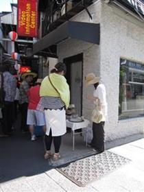 吉祥寺ハーモニカ横丁朝市 出店風景 2014年06月_c0346096_16070699.jpg