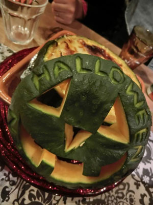ミッキーの棺ケーキバースデーケーキとハロウィンパーリー！_f0149855_2312584.jpg