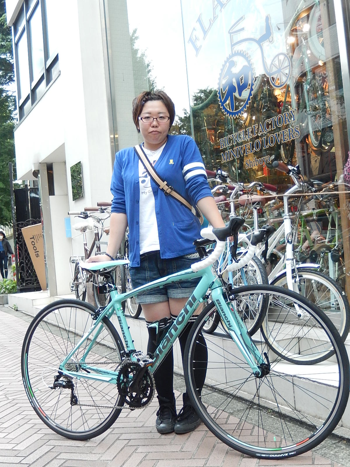11月2日 渋谷 原宿 の自転車屋 FLAME bike前です_e0188759_1725480.jpg