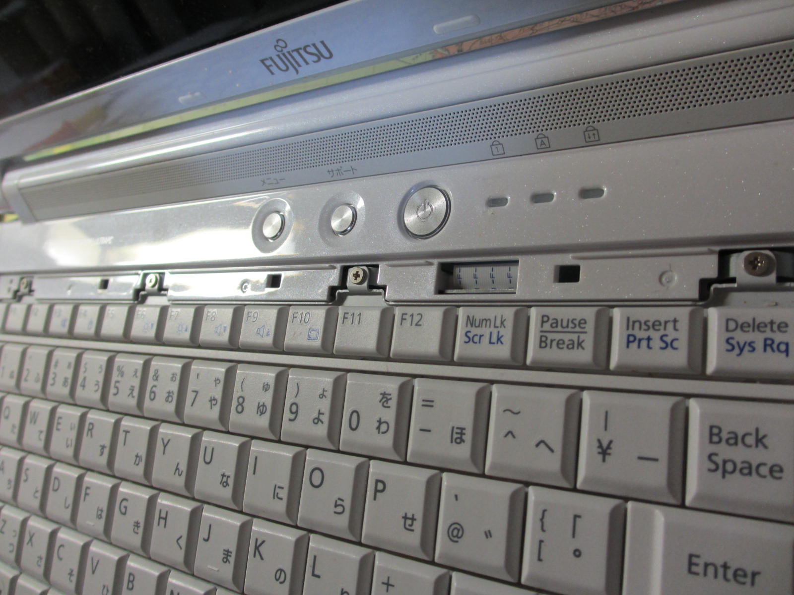 FUJITSU AH56/C ほぼ分解 : やってみましたっ! FUJITSU AH56/C ほぼ分解 : やってみましたっ!