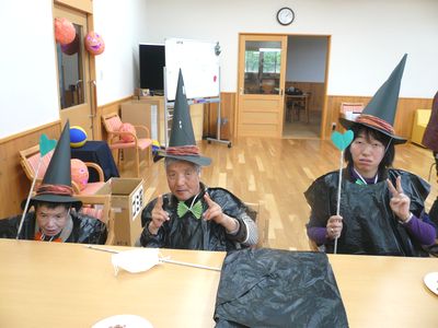 10/31 サニープレイス施設間交流_a0154110_1349977.jpg