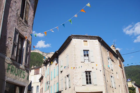 フランスの小さな村「Chatillon-en-Diois」_d0063314_16372351.jpg
