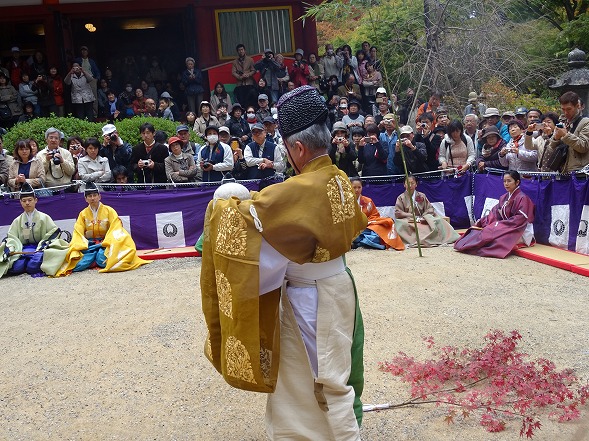 談山神社の秋の蹴鞠_b0299042_21112953.jpg