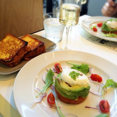 ブランチキッチン　サーモングリルとブリオッシュフレンチトースト