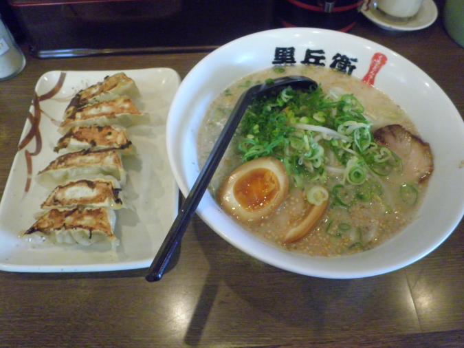 九州ラーメン黒兵衛 宝塚店_c0118393_14295679.jpg