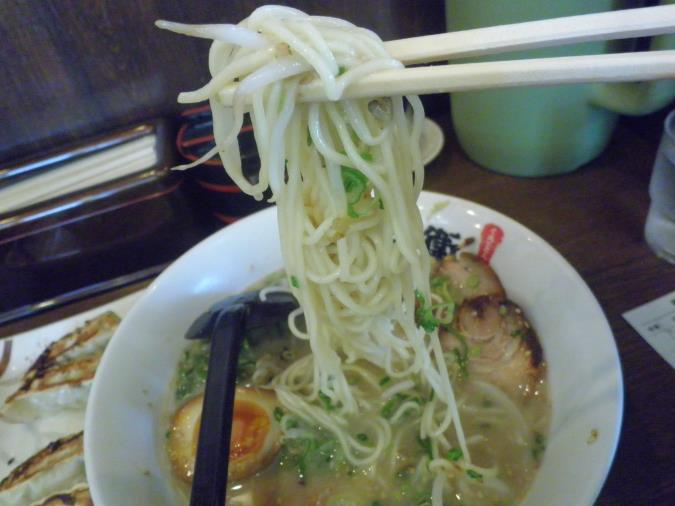 九州ラーメン黒兵衛 宝塚店_c0118393_1436277.jpg