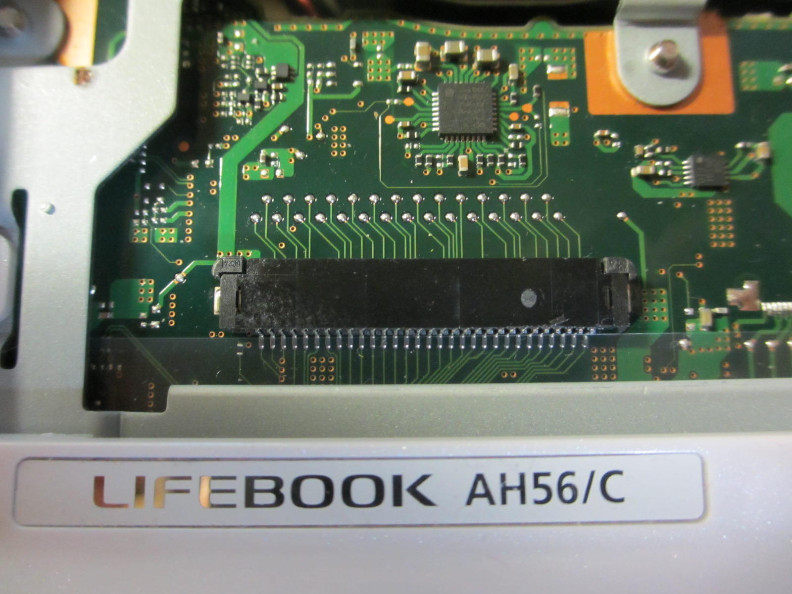 FUJITSU AH56/C ほぼ分解 : やってみましたっ! FUJITSU AH56/C ほぼ分解 : やってみましたっ!