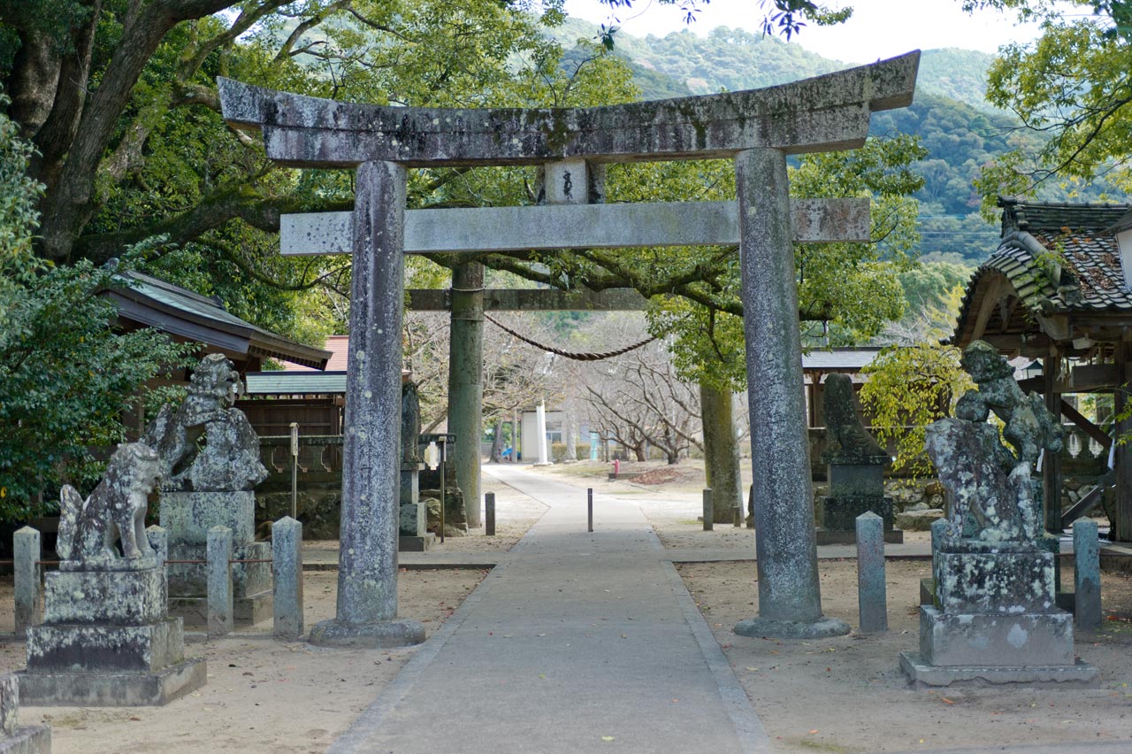 鏡神社２　佐賀県唐津市鏡_b0023047_05311368.jpg