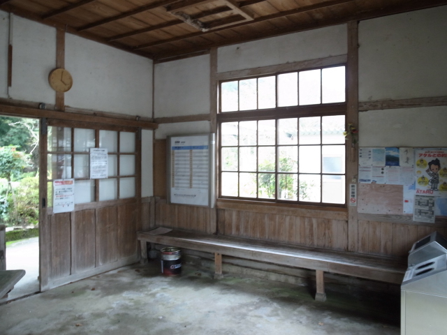 知和駅@岡山県津山市加茂町小渕_f0197703_1042492.jpg