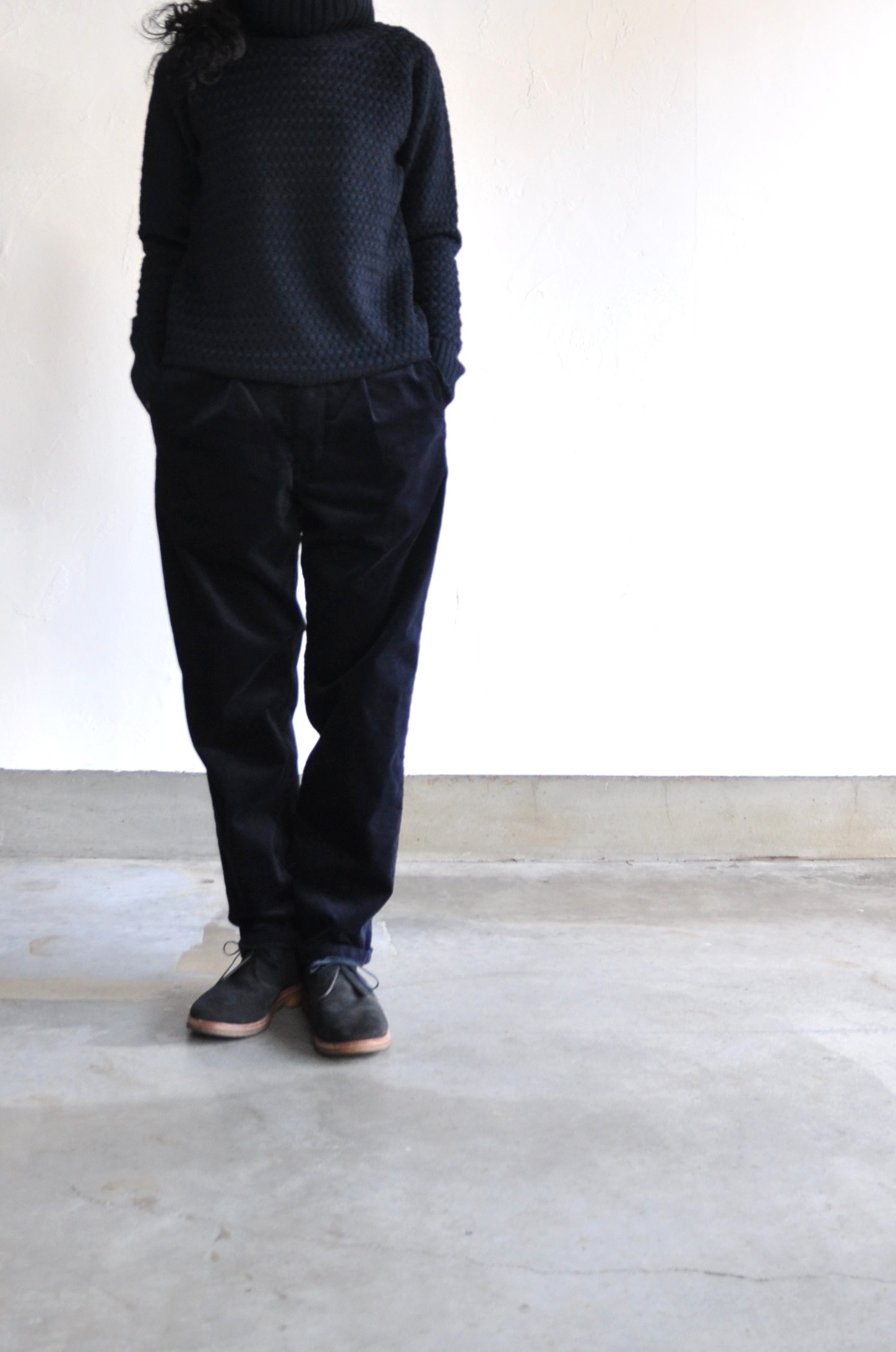 STILL BY HAND　Navy Velveteen Tapered Pants_d0120442_21271494.jpg