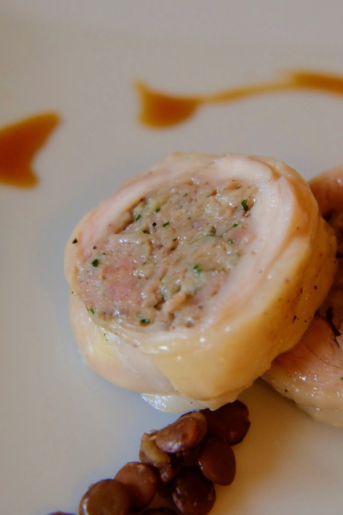 鶏もも肉のジャンボネット・白ワインソース_b0145846_2345528.jpg