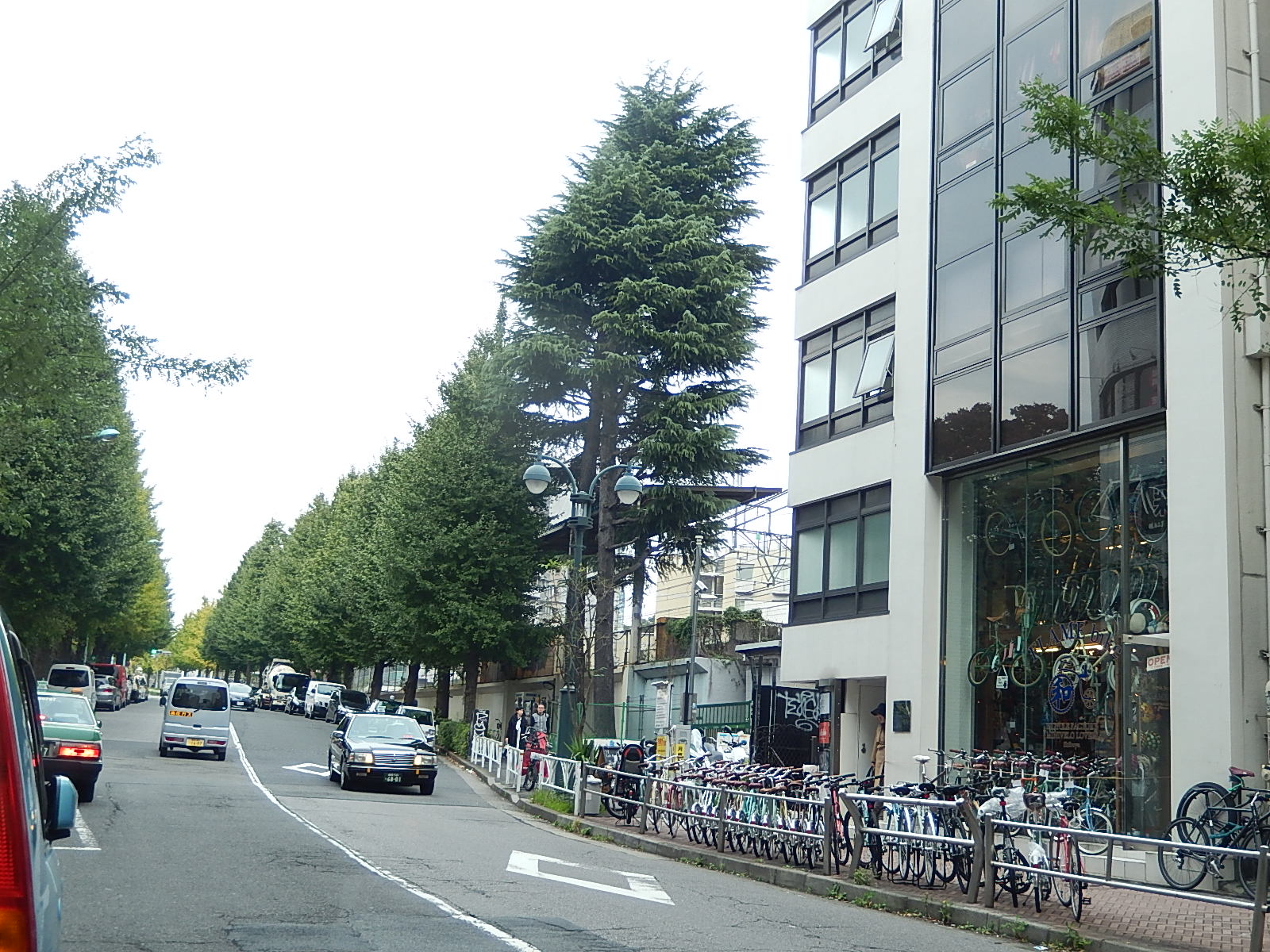 11月5日　渋谷　原宿　の自転車屋　FLAME bike前です_e0188759_14412143.jpg