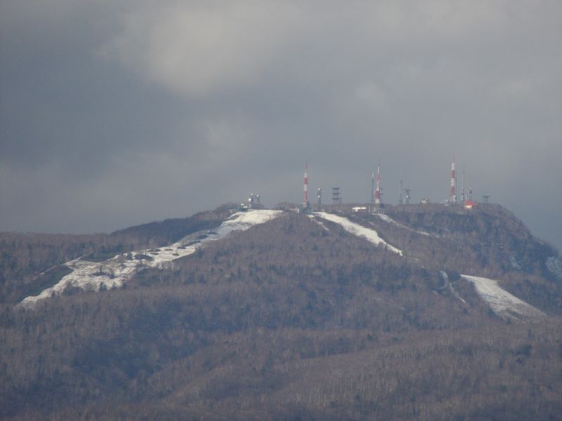 山の雪も溶けたか?_c0025115_17202130.jpg
