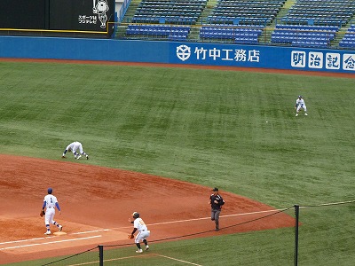 駒澤大対拓殖大 10月15日 東都大学野球1部 前半_b0166128_11294028.jpg