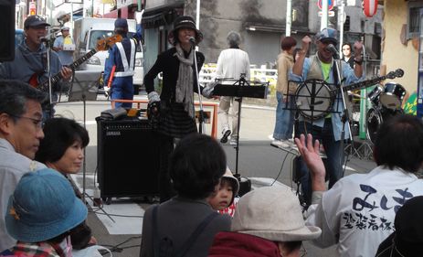 やっぱライブは面白い！　2014 秋・三島宿場まつり_f0211837_20433143.jpg