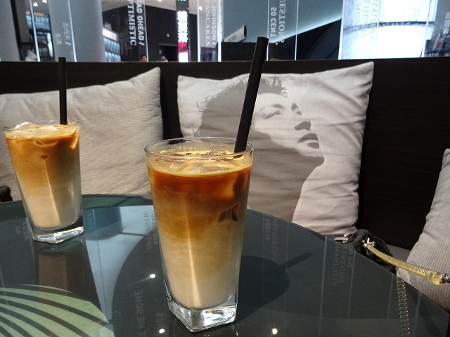 再びHMV Kafe(閉店しました)_b0248150_17464540.jpg