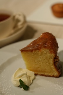 フィナンシェ&ホワイトチョコのガトーショコラ_e0045565_0264522.jpg