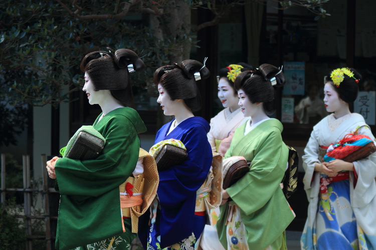 きもので集う園遊会 ~芸舞妓編~_e0051888_632375.jpg