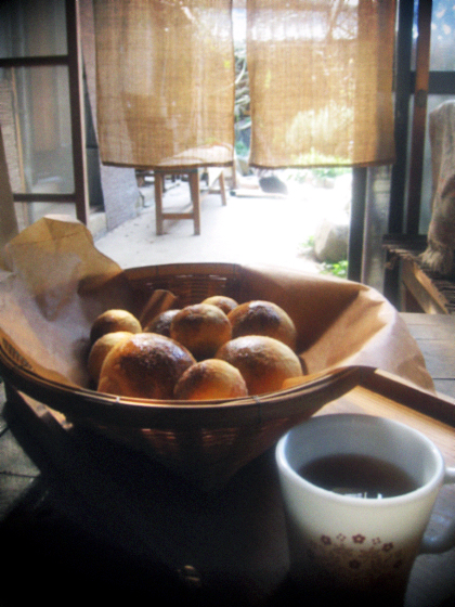 こんがり焼きたてパン…？_d0077603_11245693.jpg