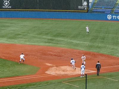 駒澤大対拓殖大　１０月１５日　東都大学野球１部　後半_b0166128_1123188.jpg