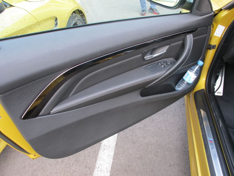 スバルの商品戦略を考察する その2 (BMWのM4から学ぶ)_f0076731_20080791.jpg