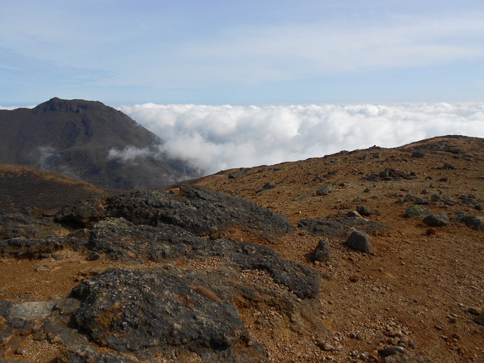 セピア色の九重連山８座縦走　星生山~天狗ケ城~中岳~白口岳~鳴子山~稲星山~久住山~扇ケ鼻_a0206345_11215551.jpg