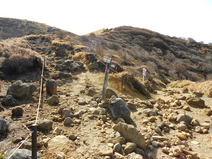 セピア色の九重連山８座縦走　星生山~天狗ケ城~中岳~白口岳~鳴子山~稲星山~久住山~扇ケ鼻_a0206345_11565718.jpg