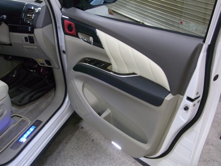 メーカーOPナビから社外ナビへ交換♪_a0055981_1511821.jpg