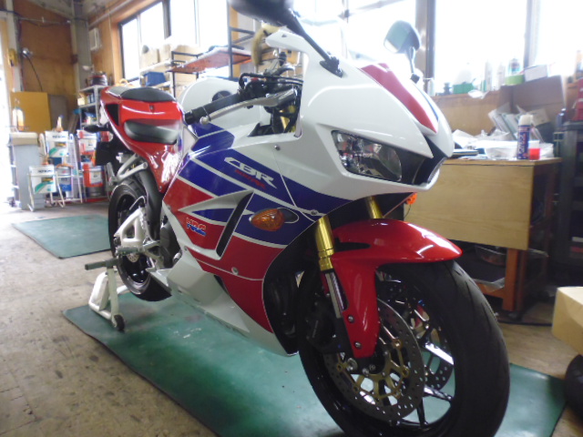 CBR600RR \'13年式 今回はフルパワー!!_e0114857_2194839.jpg