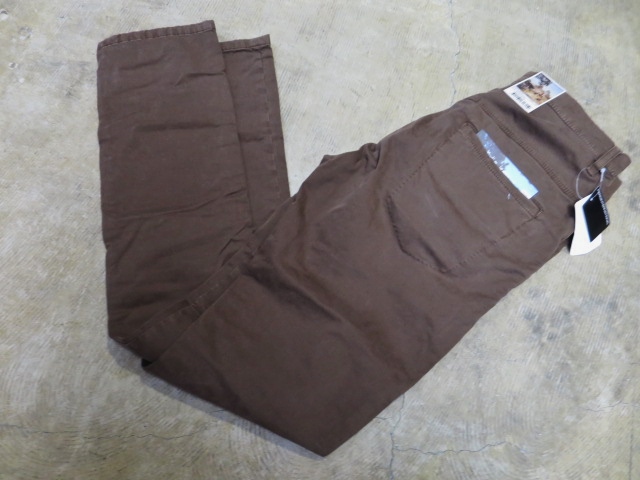 秋色の洒落た色味... 18番の人気PANTS KHAKI SLIM By NUDIE JEANS_d0152280_1363579.jpg