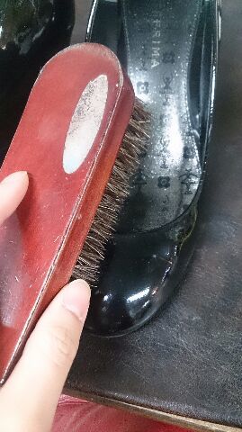 エナメルの傷 シューケア靴磨き工房 ルクアイーレ イセタンメンズスタイル 紳士靴 婦人靴のケア 修理 エナメルの傷 シューケア靴磨き工房 ルクアイーレ イセタンメンズスタイル 紳士靴 婦人靴のケア 修理
