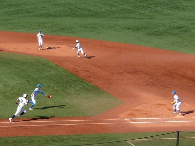 青学大対中央大　１０月１７日　東都大学野球１部　前半_b0166128_1331945.jpg